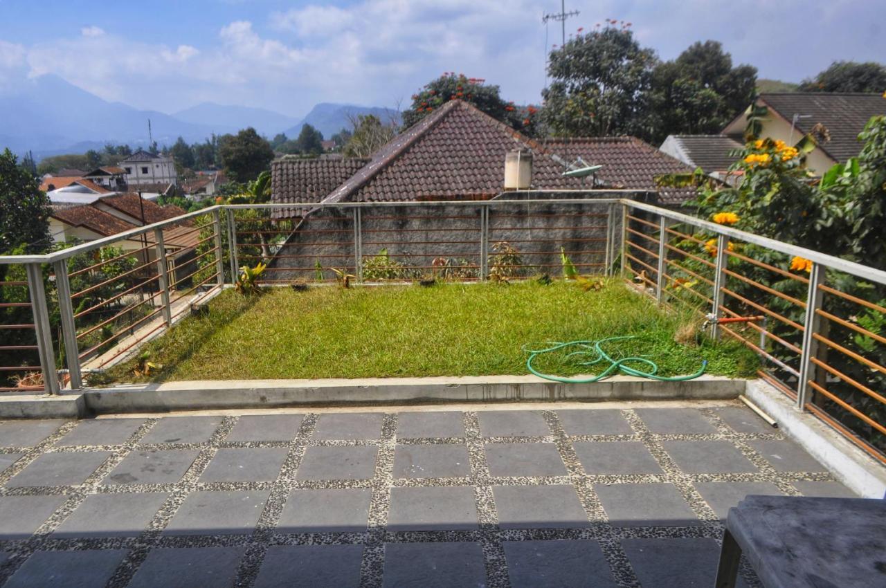 Dallil Putra Villa Lembang Eksteriør bilde